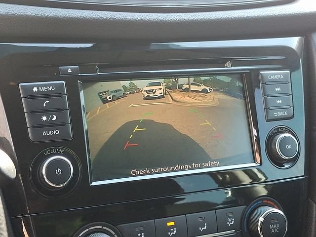 Used 2020 Nissan Rogue S FWD image 18