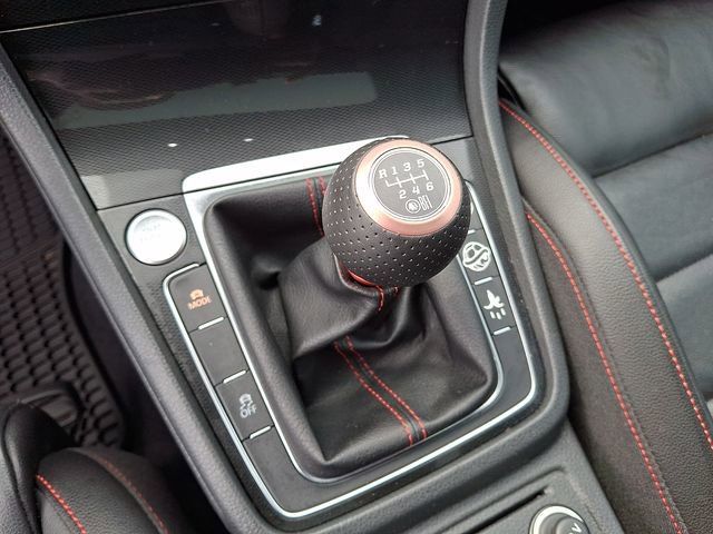 Used 2017 Volkswagen GTI SE FWD image 12
