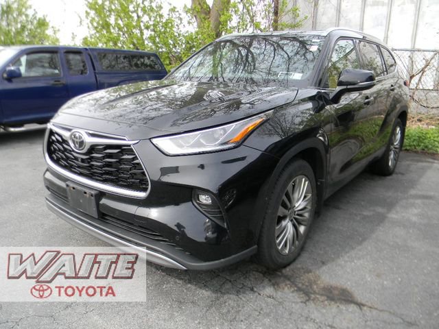 Used 2022 Toyota Highlander Platinum AWD/4WD image 4