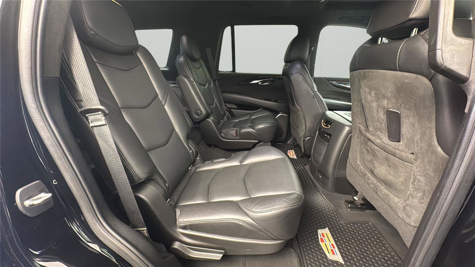 Used 2020 Cadillac Escalade Platinum w/ Escalade Sport Edition AWD/4WD image 15