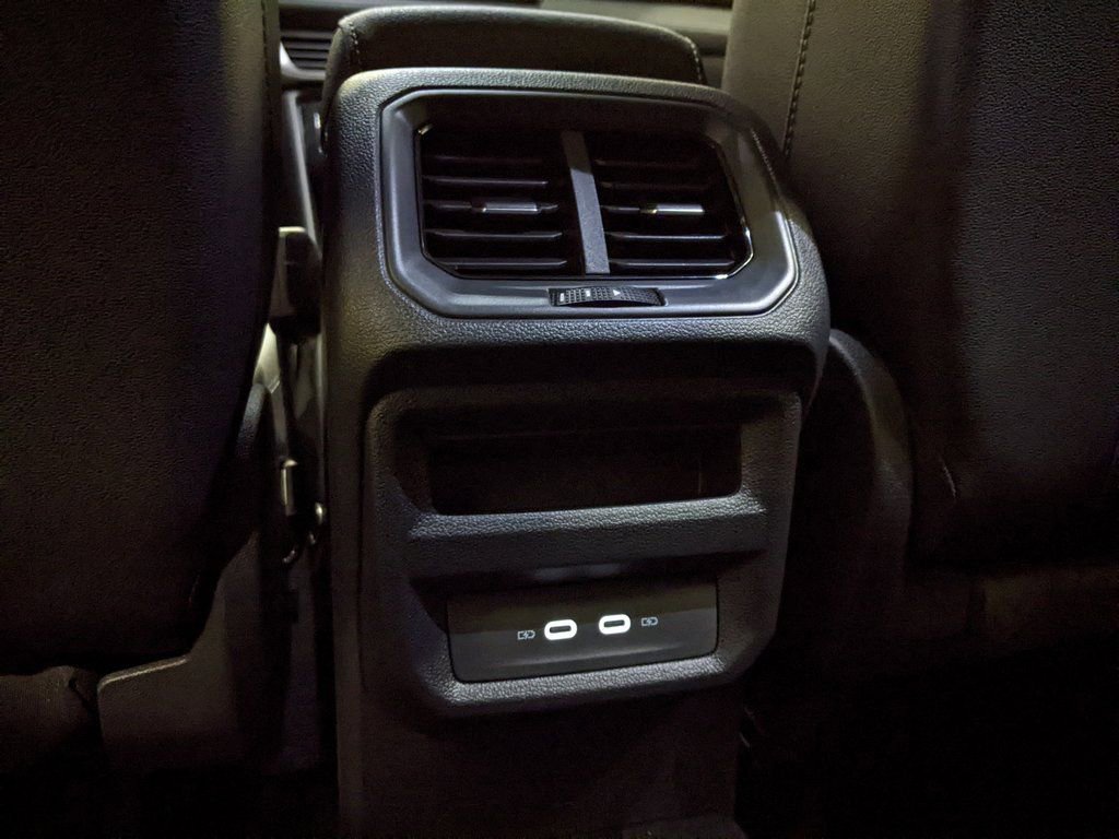 New 2026 Volkswagen Taos SE FWD image 24