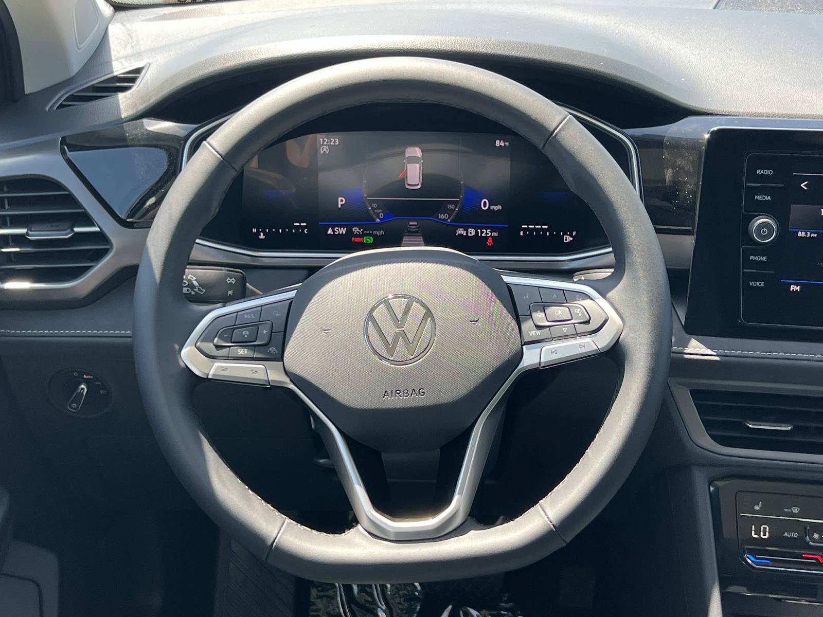 New 2026 Volkswagen Taos SE FWD image 9