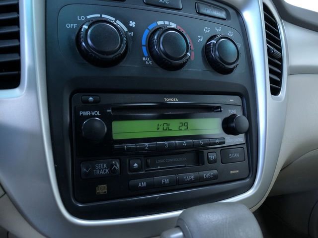 Used 2006 Toyota Highlander 4WD V6 w/ 3rd Row image 25