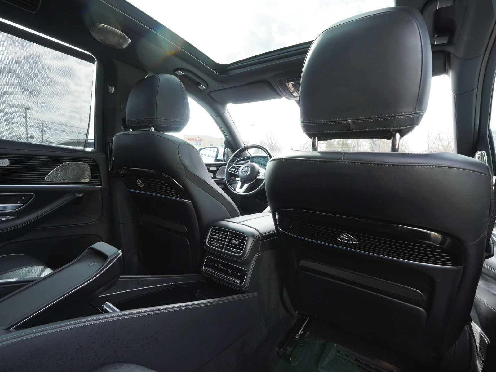 Used 2023 Mercedes-Benz Maybach GLS 600 4MATIC image 45