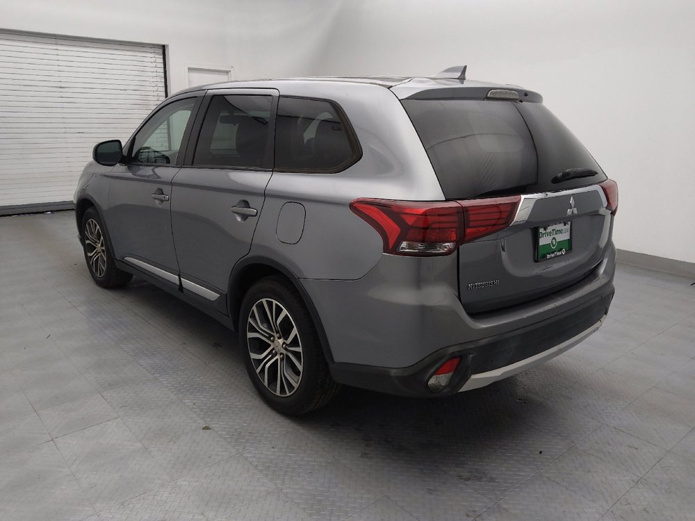 Used 2018 Mitsubishi Outlander SE image 6