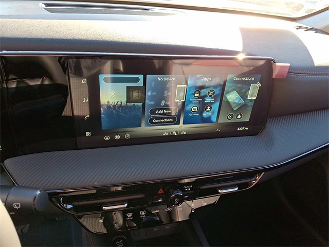 New 2026 Nissan Kicks SR w/ Cold Weather Package image 7