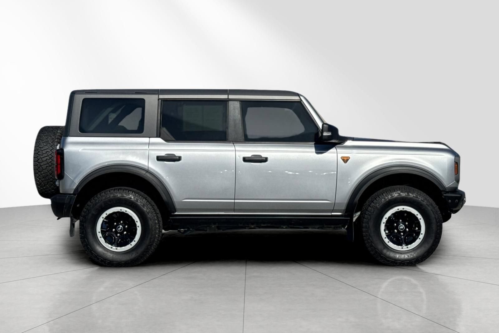 Used 2023 Ford Bronco Badlands AWD/4WD image 3
