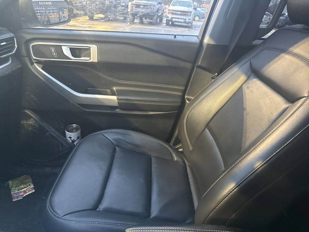 Used 2022 Ford Explorer XLT w/ Equipment Group 202A image 10