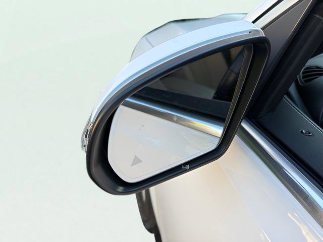 Used 2022 Mercedes-Benz GLB 250 w/ Premium Package Lite image 34