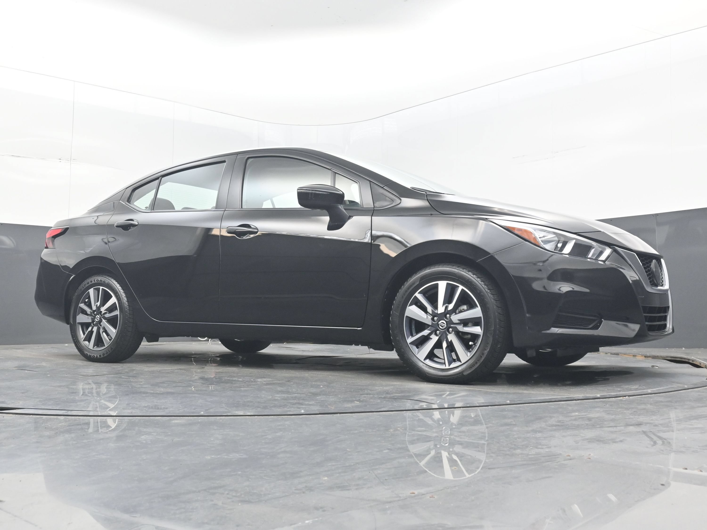 Used 2021 Nissan Versa SV FWD image 22