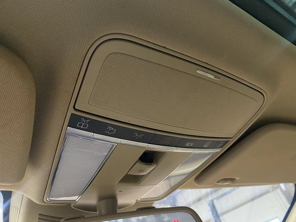 Used 2011 Mercedes-Benz S 550 4MATIC image 16