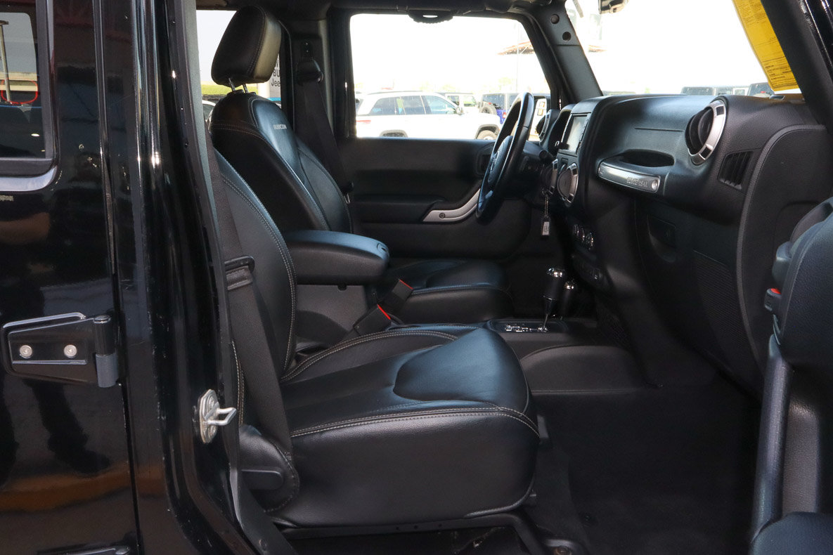 Used 2018 Jeep Wrangler Unlimited Rubicon w/ Connectivity Group AWD/4WD image 26