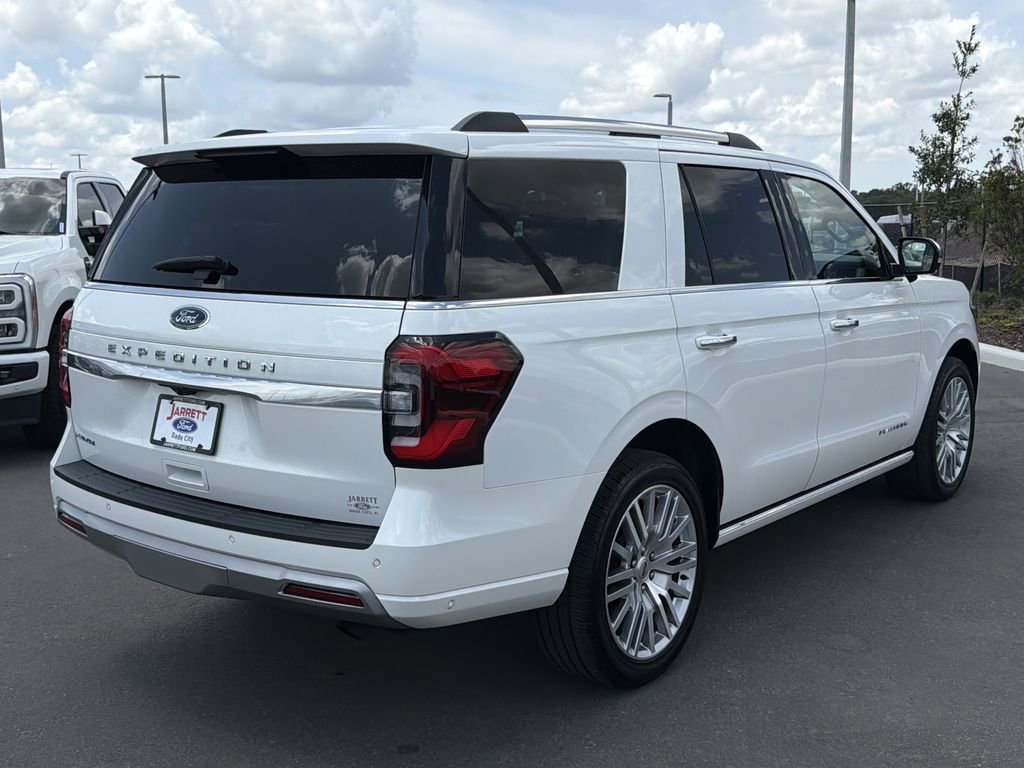 Used 2024 Ford Expedition Platinum RWD image 5