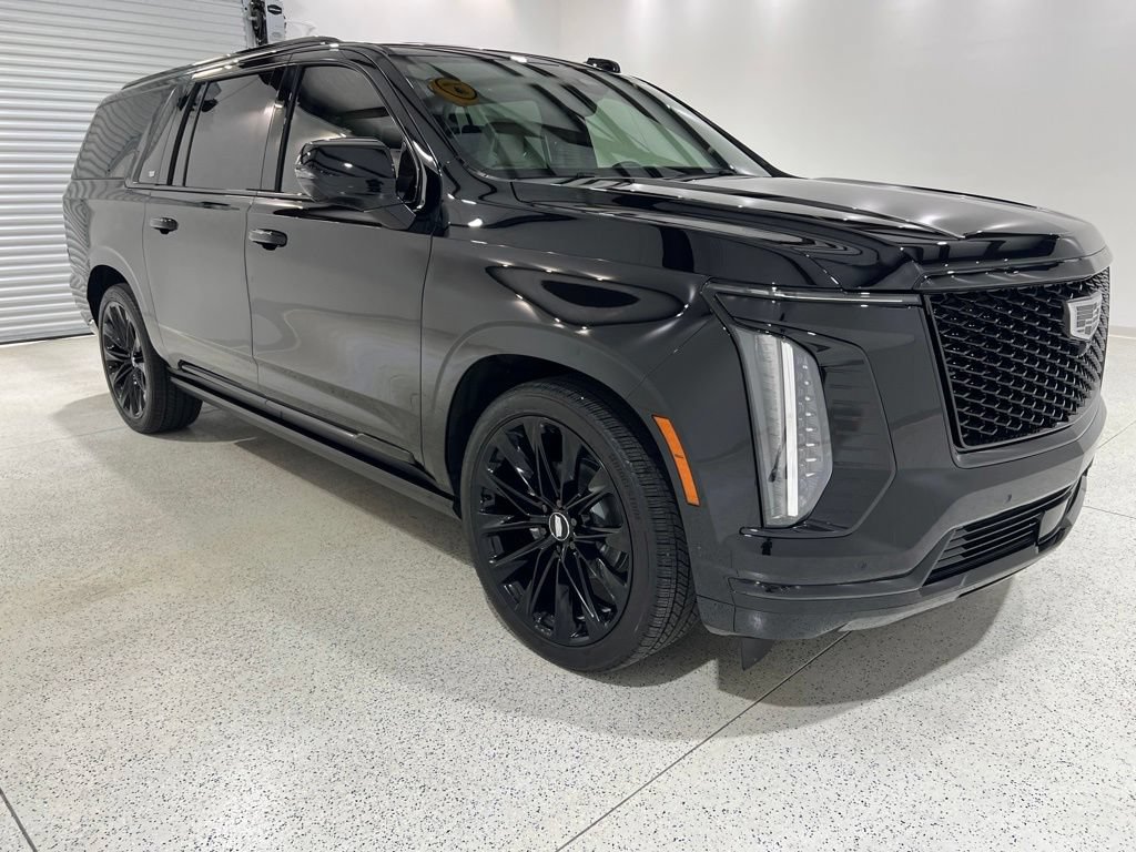 Used 2026 Cadillac Escalade ESV Platinum Sport w/ LPO, ONYX Package AWD/4WD image 7