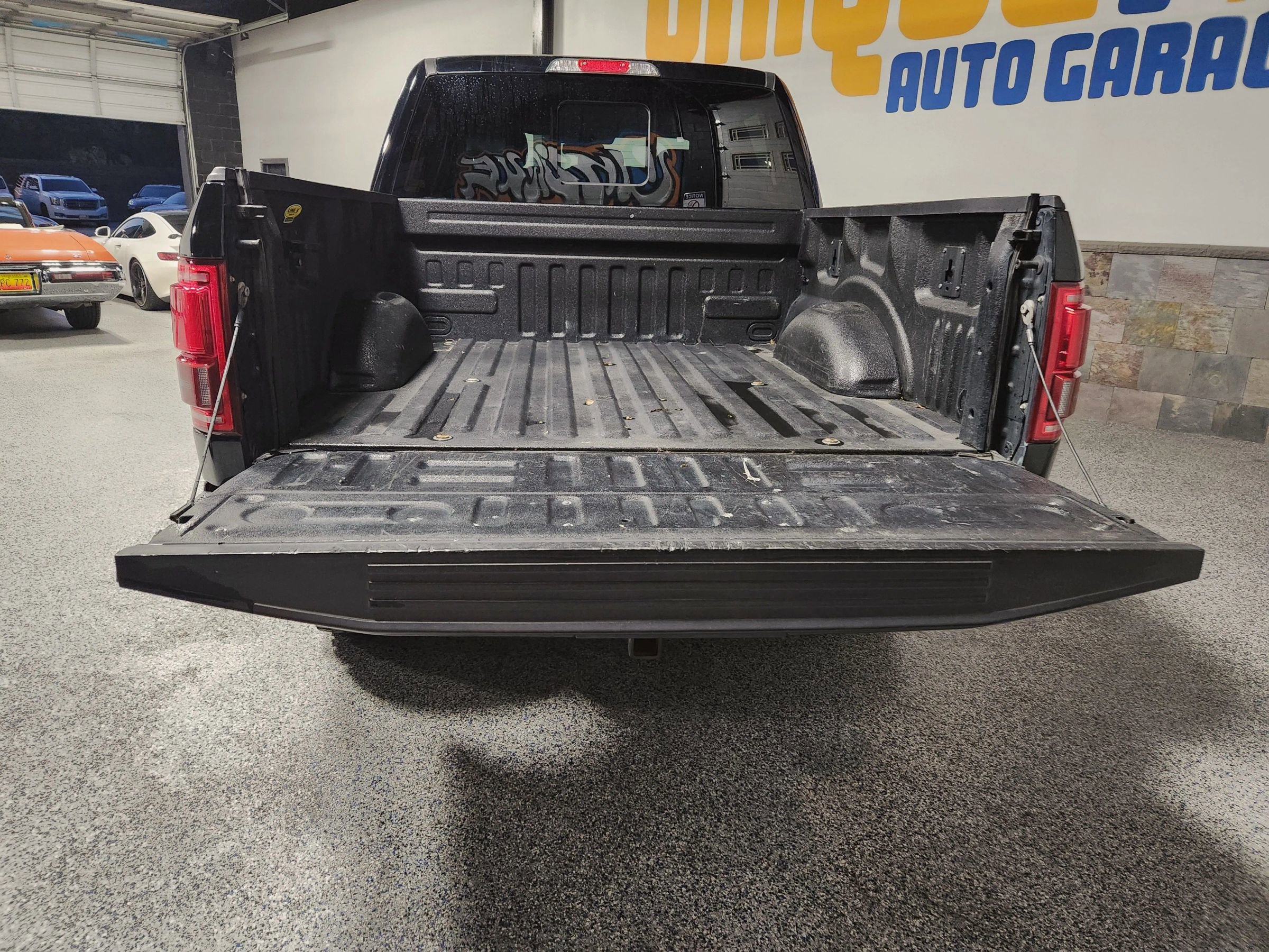 Used 2017 Ford F150 Lariat w/ Equipment Group 502A Luxury image 6