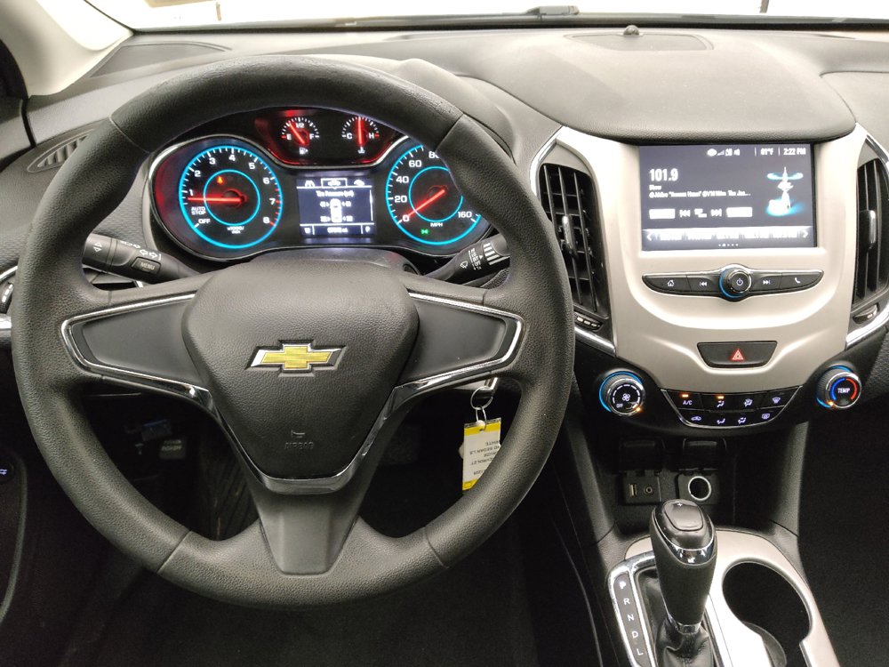 Used 2018 Chevrolet Cruze LS FWD image 22