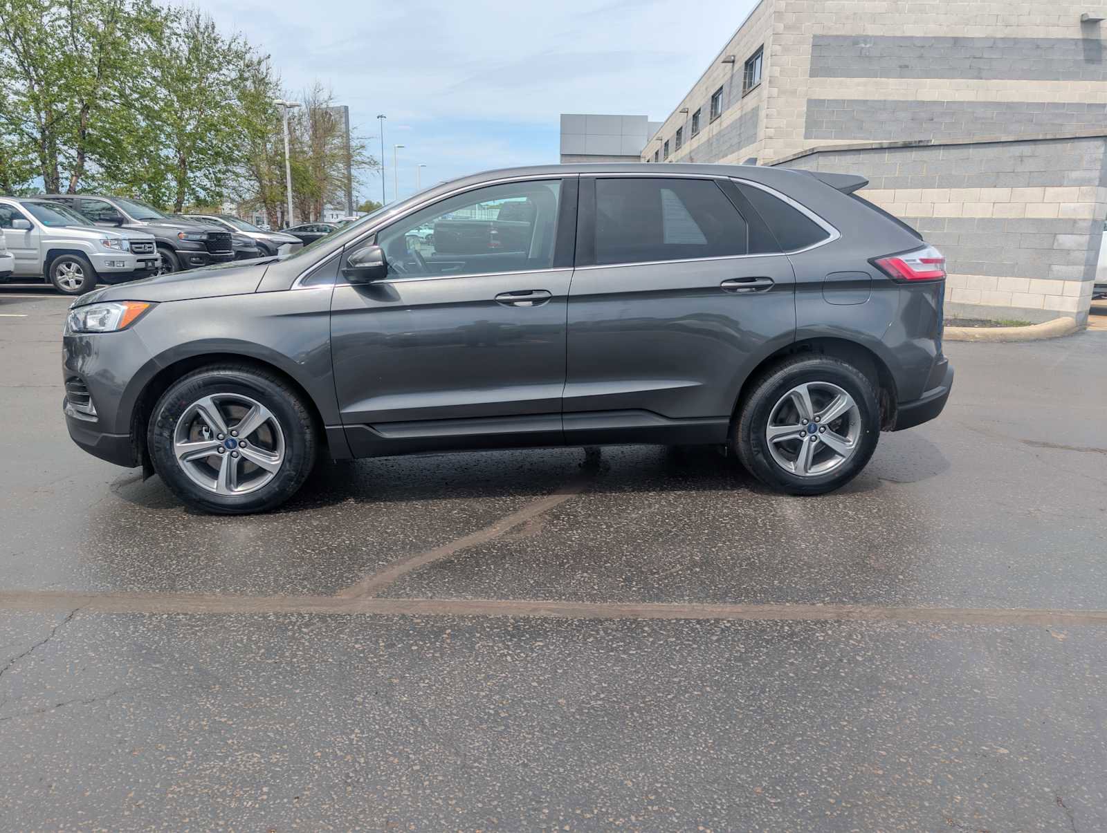 Used 2019 Ford Edge SEL w/ Equipment Group 201A AWD/4WD image 4