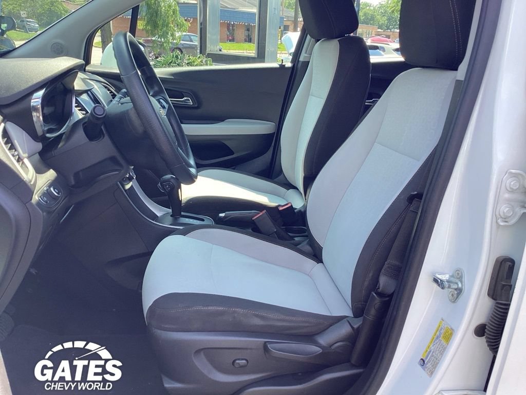 Used 2020 Chevrolet Trax LS FWD image 11