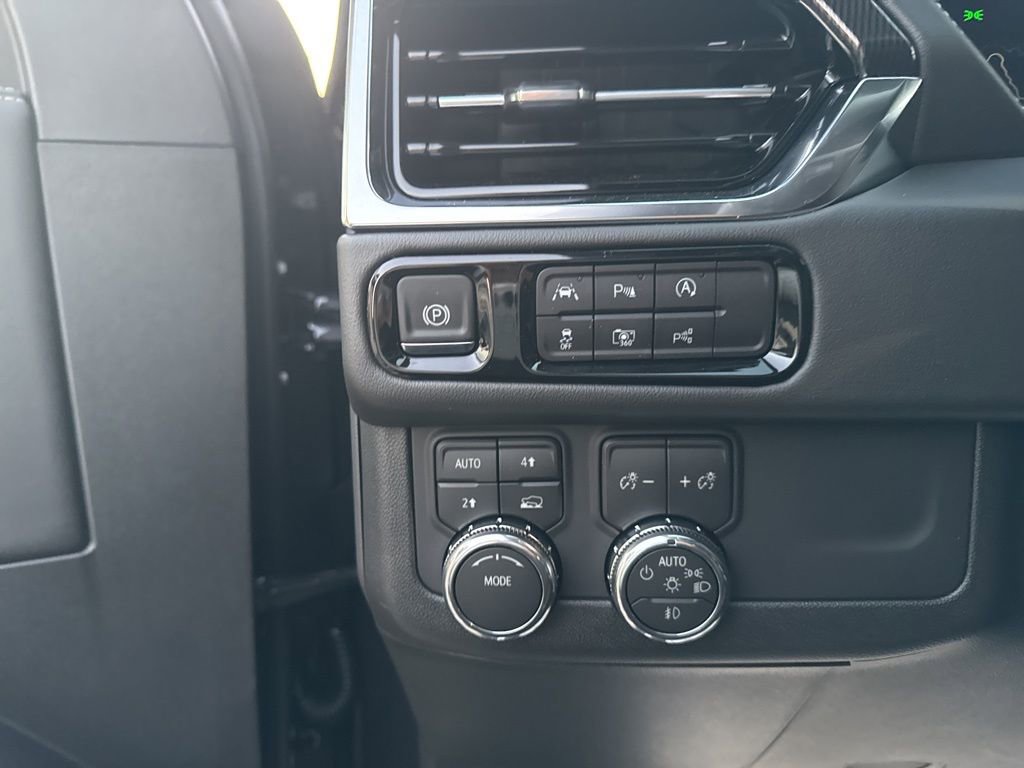 New 2026 GMC Yukon Elevation image 14