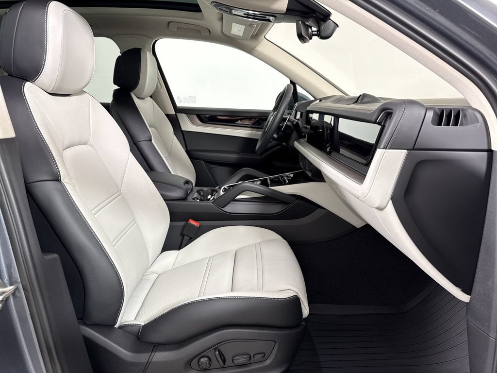 New 2026 Porsche Cayenne E-Hybrid AWD/4WD image 24