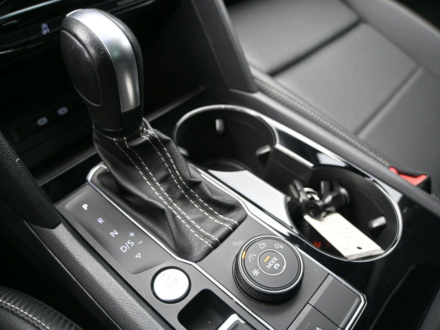 Certified 2022 Volkswagen Atlas Cross Sport SE image 5