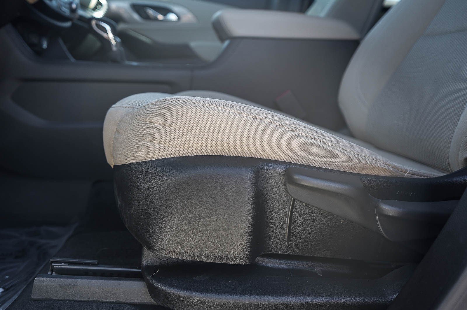 Used 2023 Chevrolet Traverse LS FWD image 20