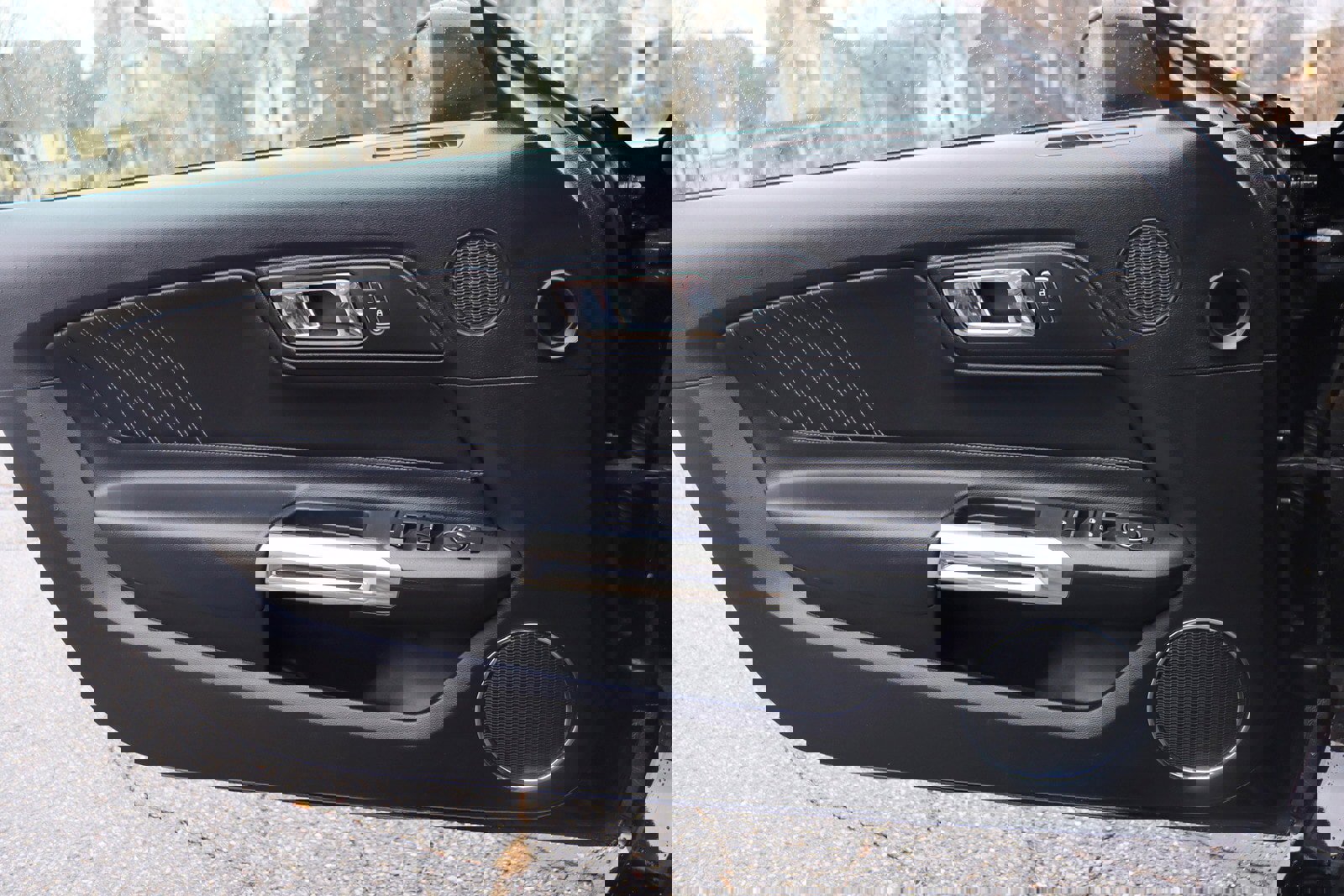 Used 2015 Ford Mustang Premium image 17