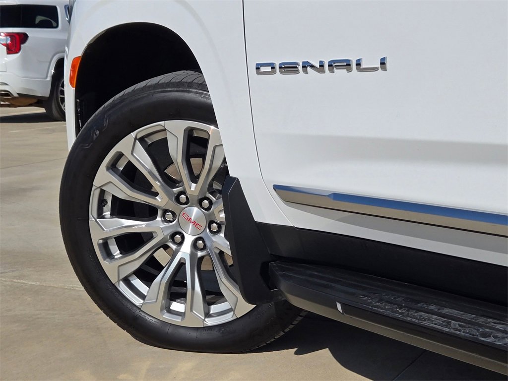 Used 2024 GMC Yukon XL Denali w/ Advanced Technology Package image 34