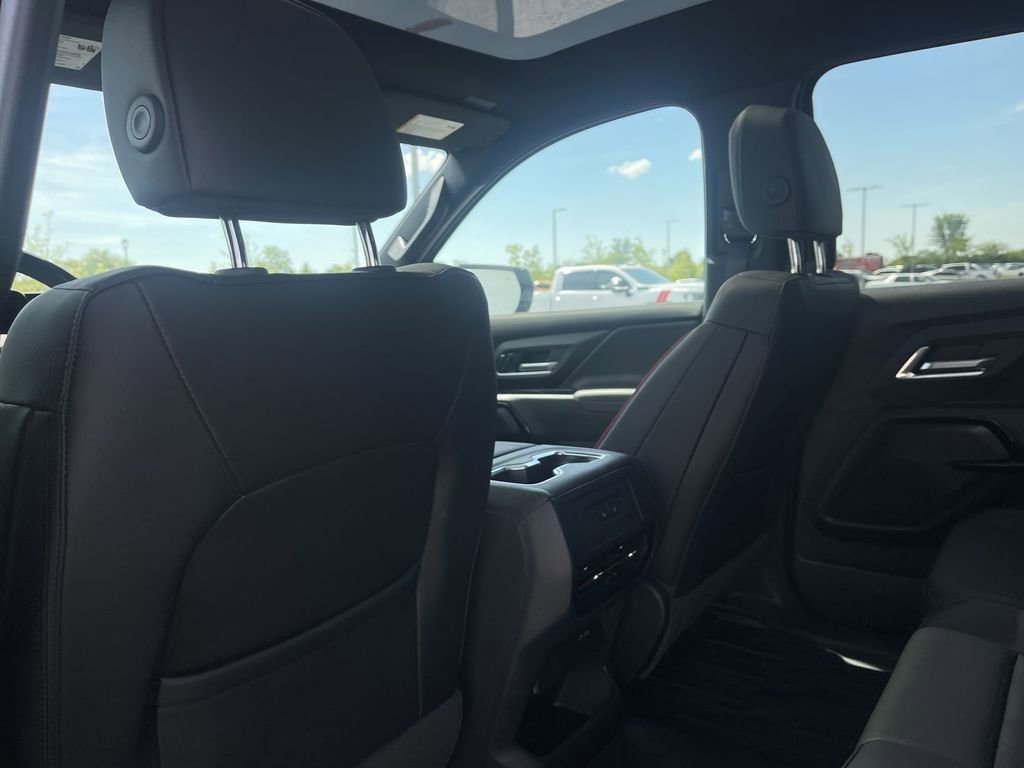 Used 2025 Chevrolet Silverado EV RST AWD/4WD image 28