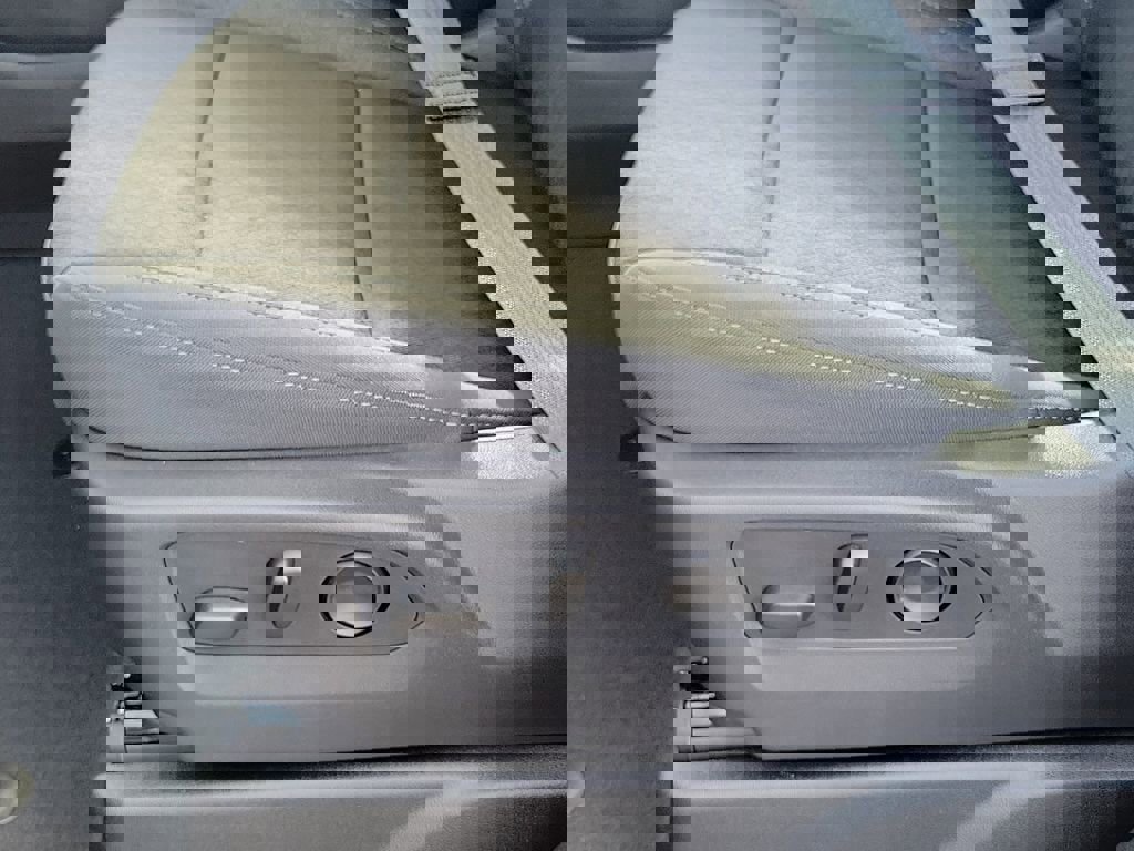 New 2026 Chevrolet Suburban LS image 14