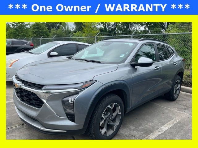 Used 2025 Chevrolet Trax LT w/ LT Convenience Package FWD image 1