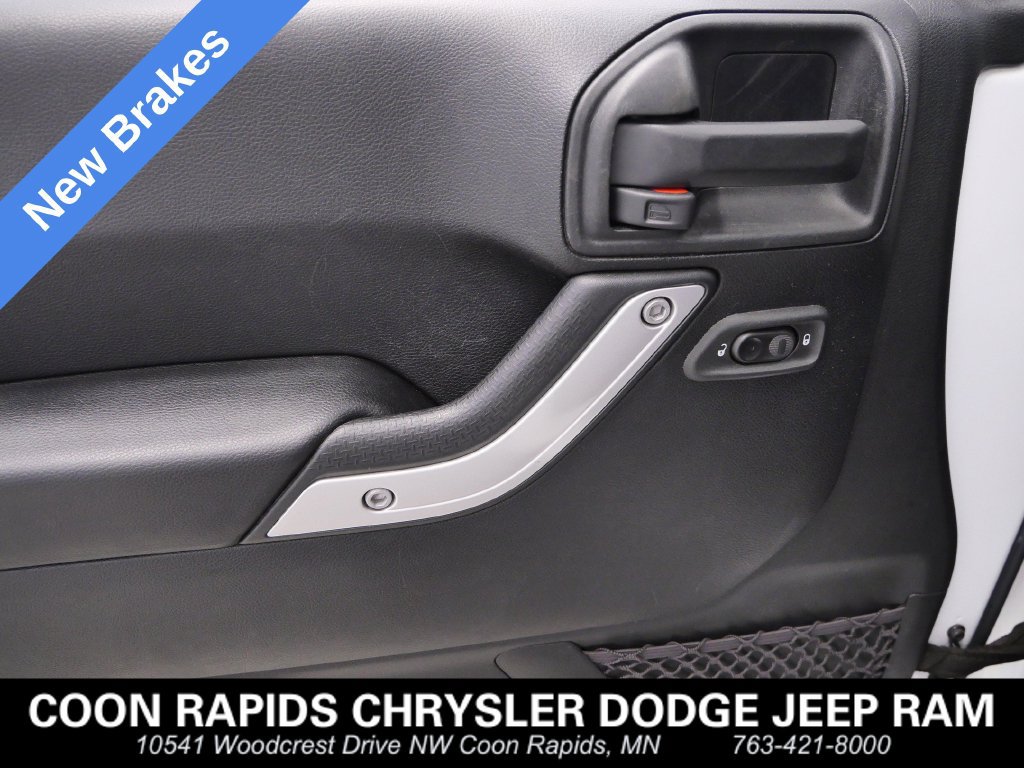 Certified 2017 Jeep Wrangler Unlimited Sahara w/ Connectivity Group AWD/4WD image 16