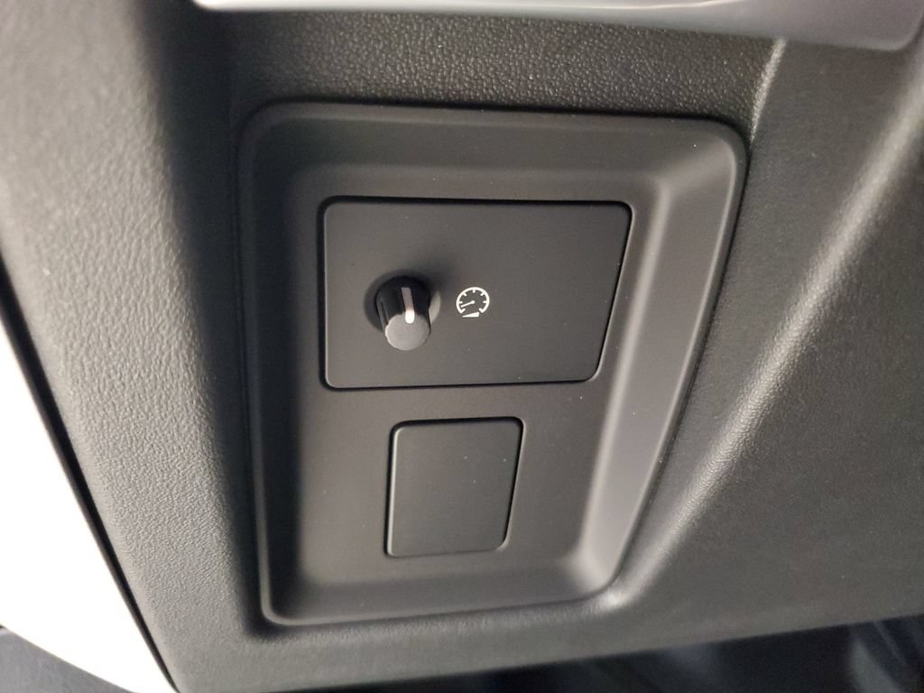 New 2026 Land Rover Defender 130 X-Dynamic SE AWD/4WD image 14