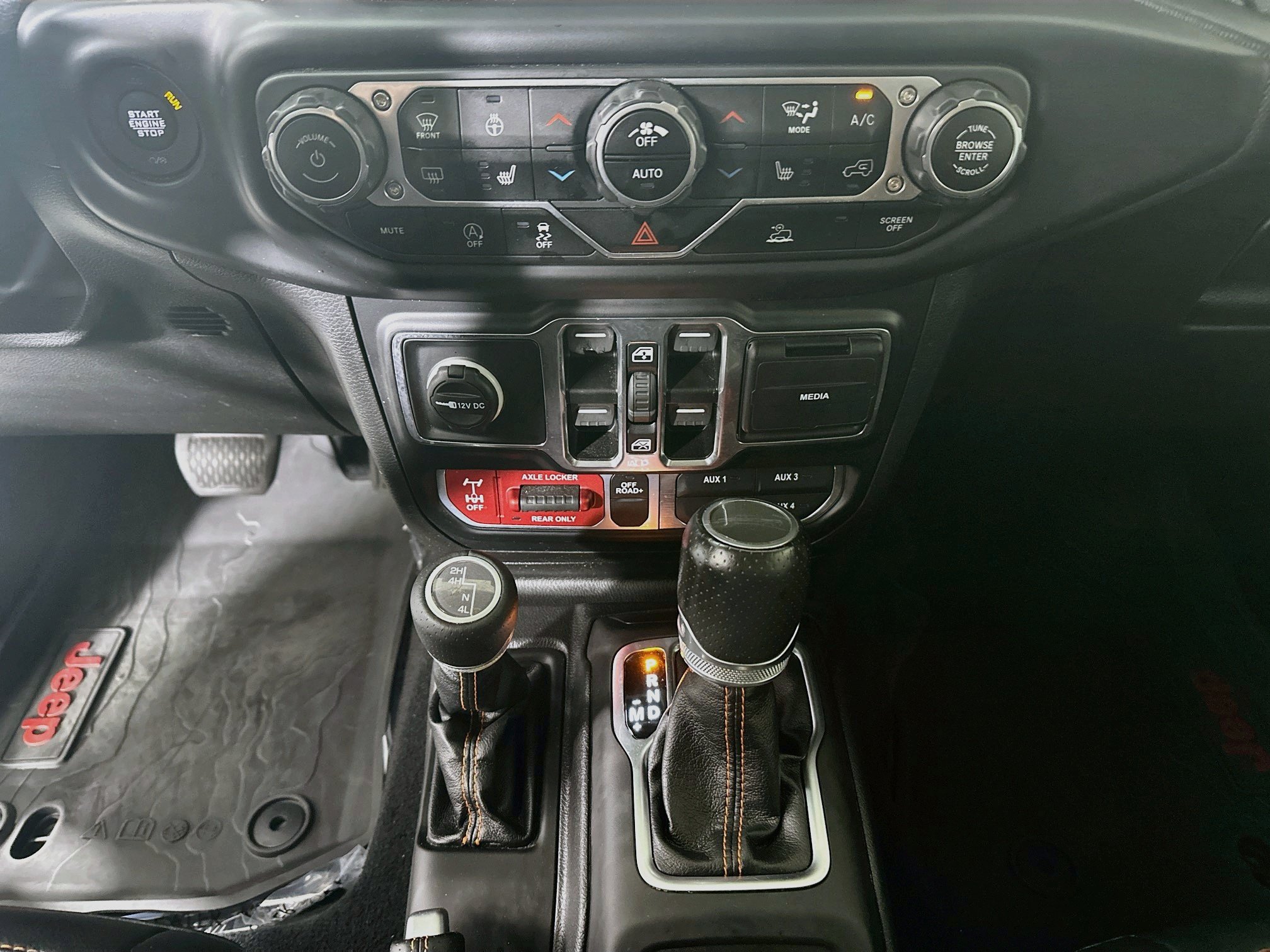 Used 2023 Jeep Gladiator Mojave w/ LED Lighting Group AWD/4WD image 23