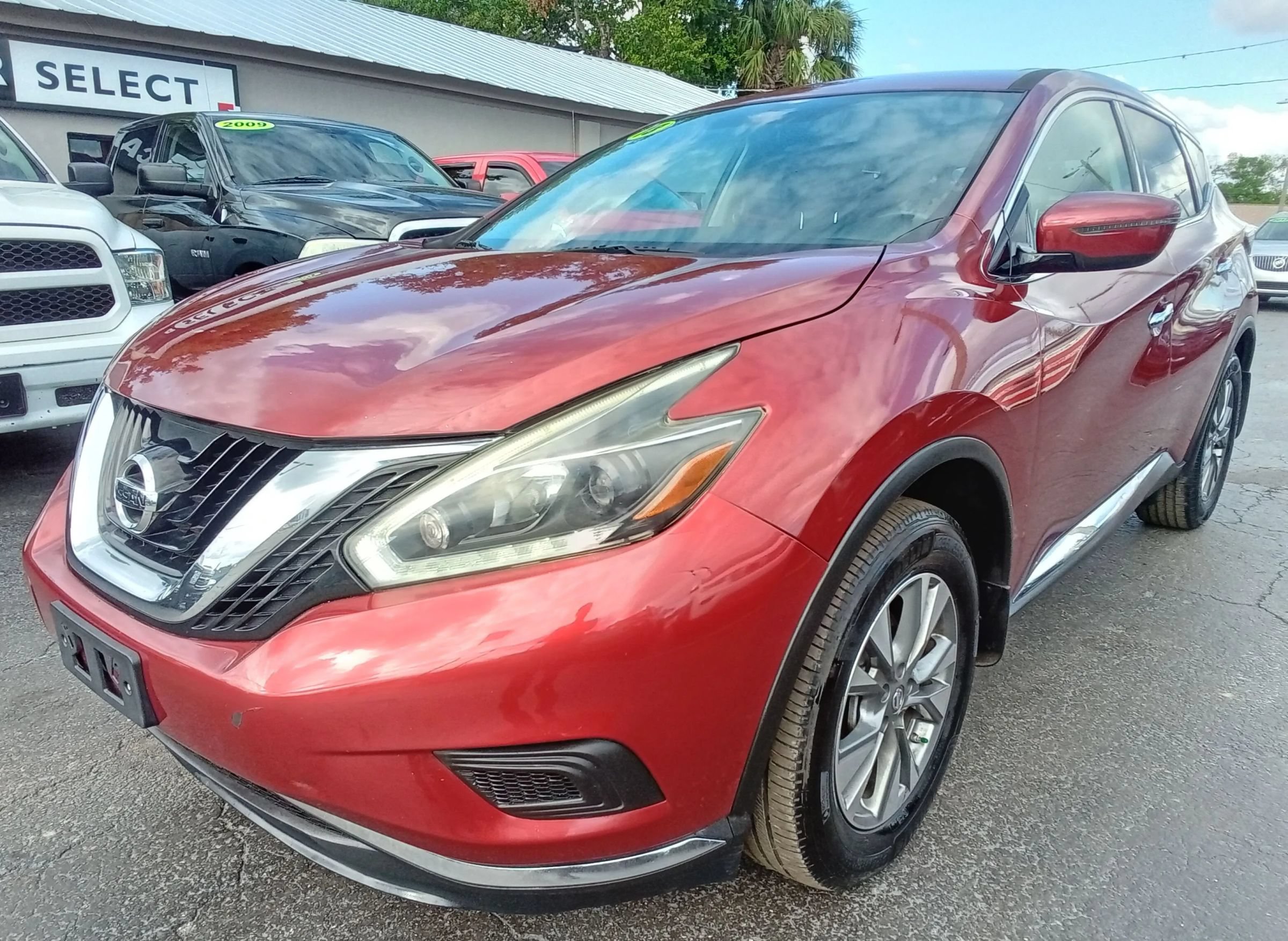 Used 2018 Nissan Murano S AWD/4WD image 2