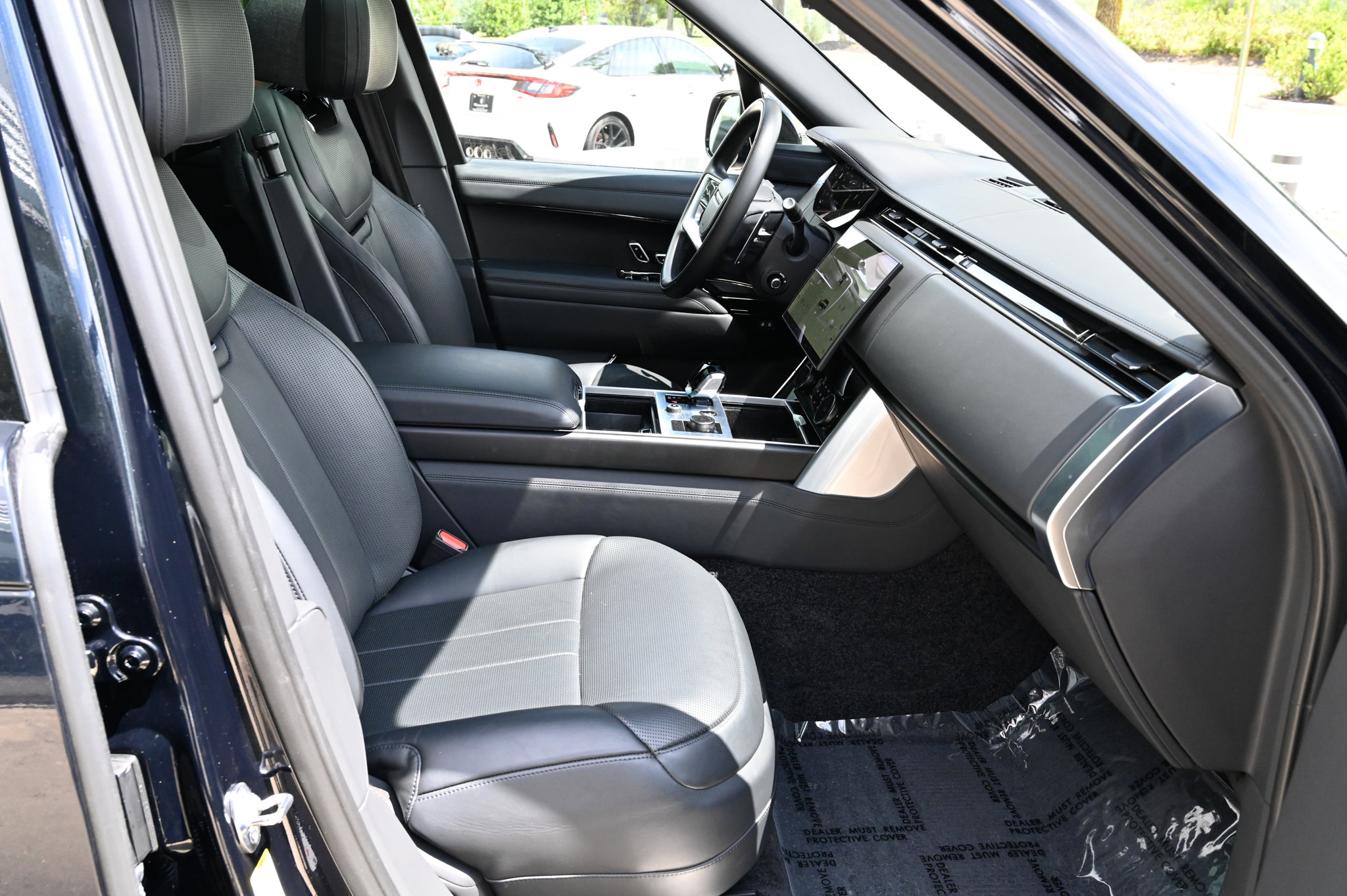 Used 2023 Land Rover Range Rover SV AWD/4WD image 60