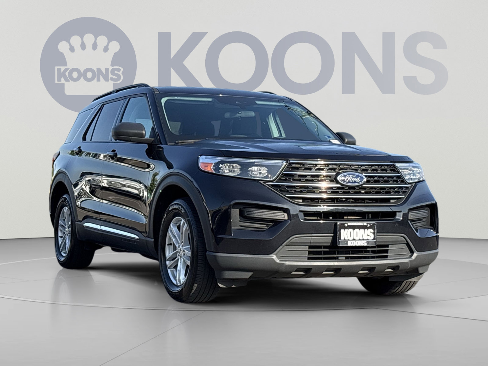 Used 2023 Ford Explorer XLT AWD/4WD image 10