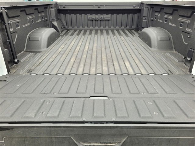 Used 2025 GMC Sierra 2500 AT4 image 33
