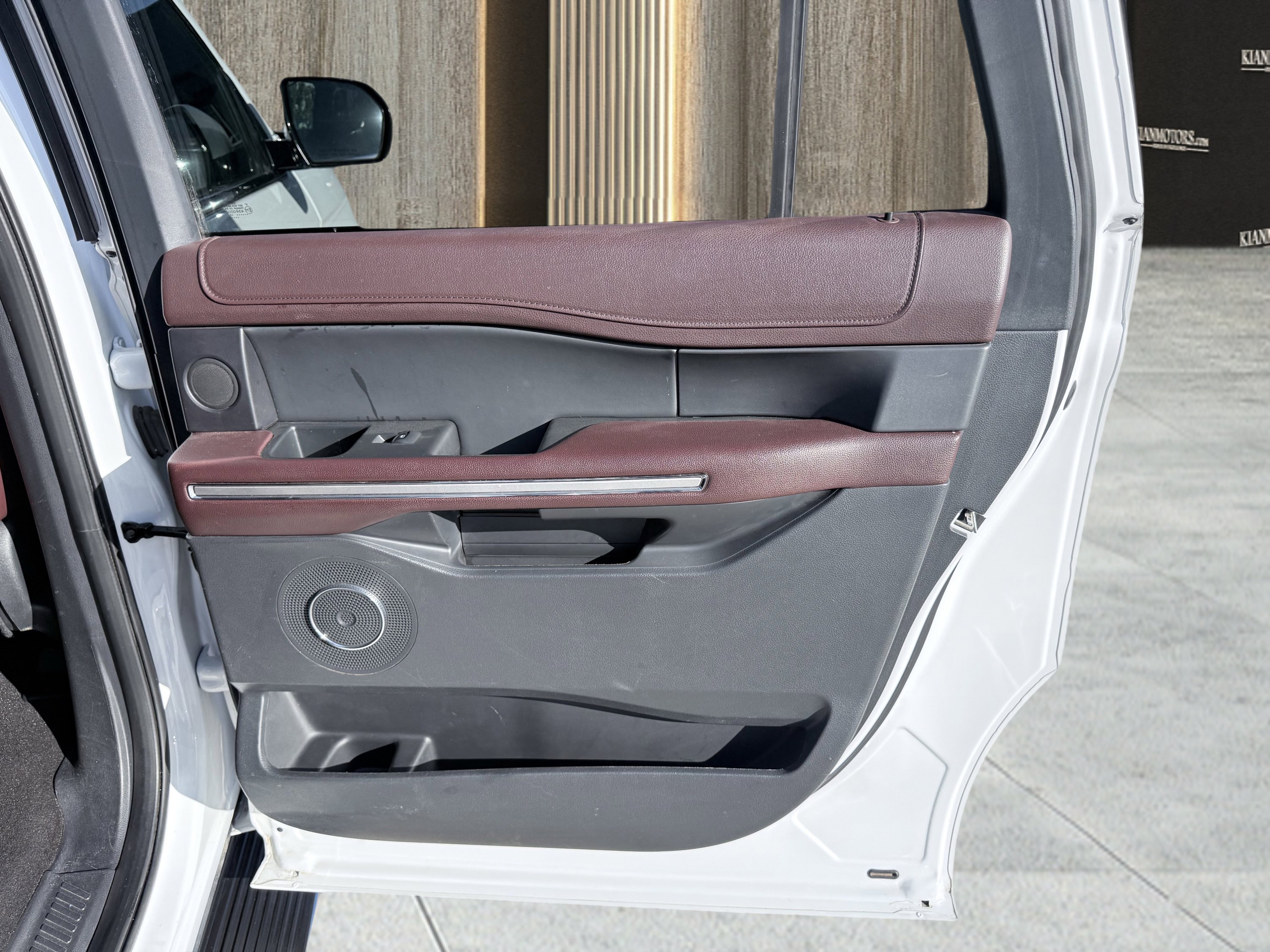 Used 2023 Ford Expedition Max Limited image 41