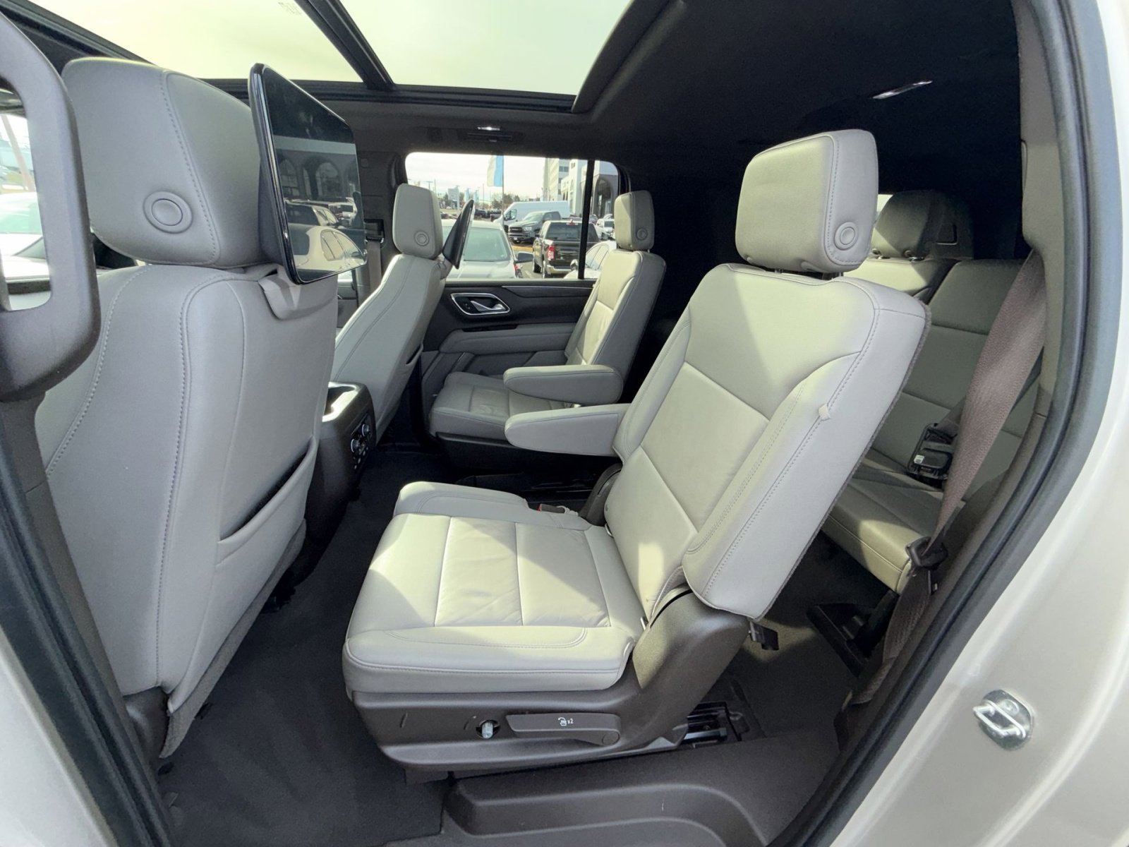 Used 2021 Chevrolet Suburban Z71 w/ Z71 Off-Road Package image 25