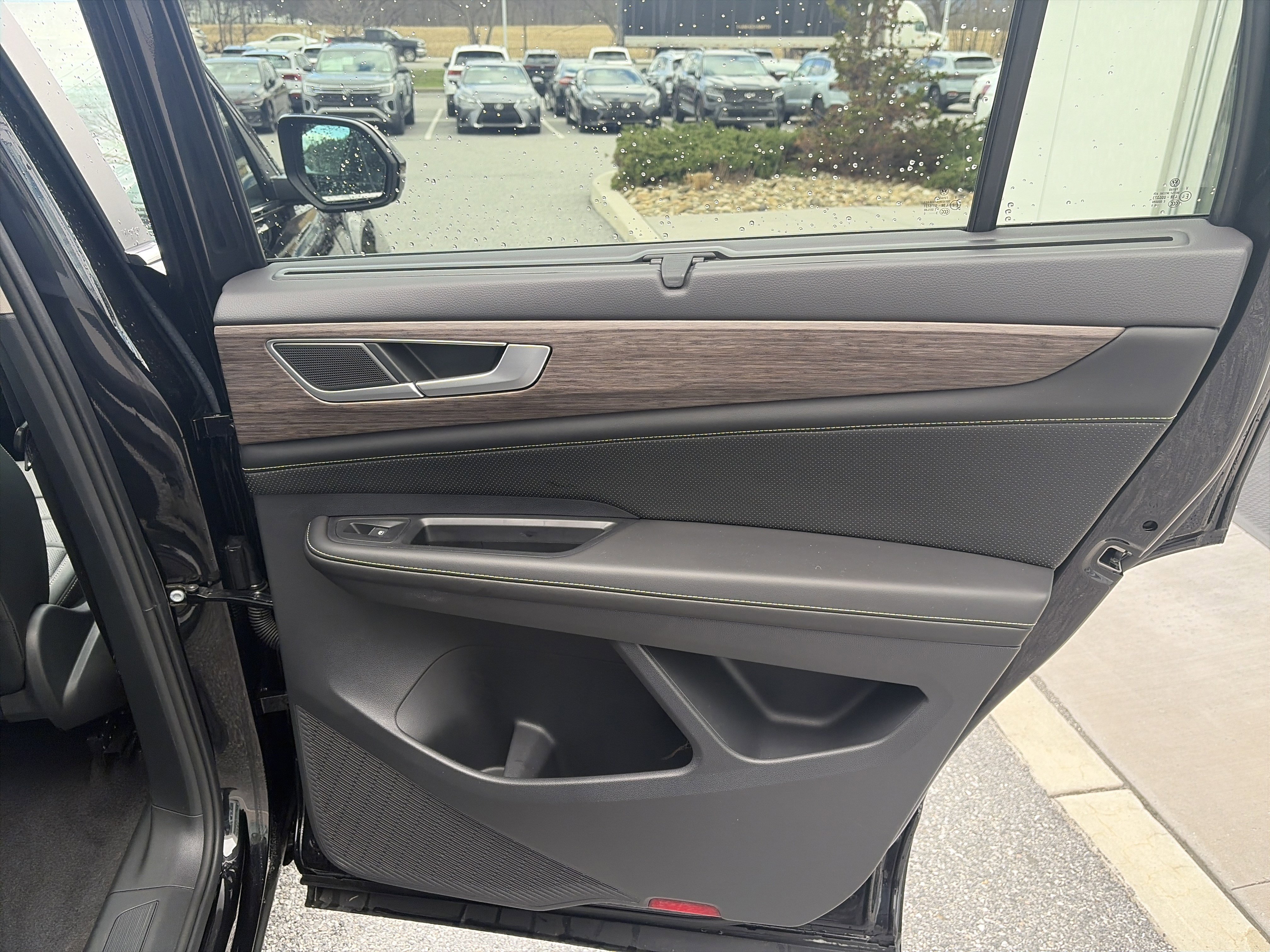 Used 2024 Volkswagen Atlas SEL image 34