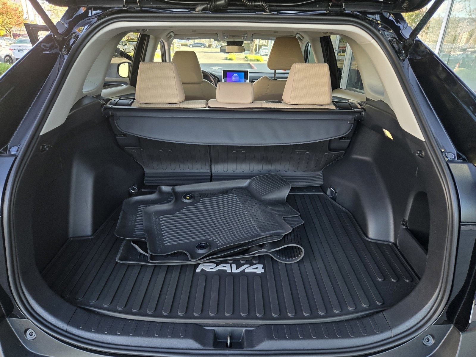 Certified 2025 Toyota RAV4 LE image 22