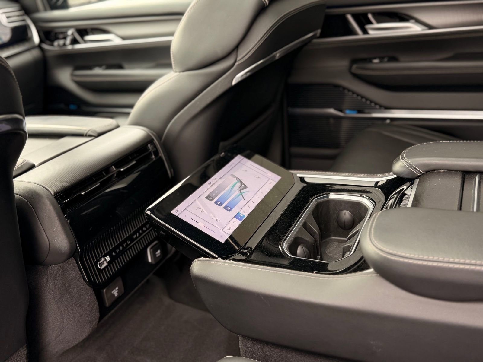 Used 2024 Jeep Grand Wagoneer L Series II w/ Quick Order Packagew 28T image 21