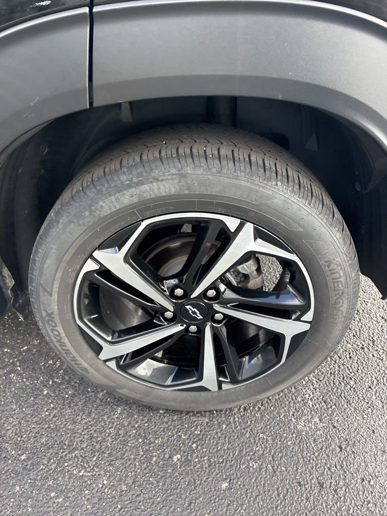 Used 2022 Chevrolet TrailBlazer RS w/ Sun and Liftgate Package image 11