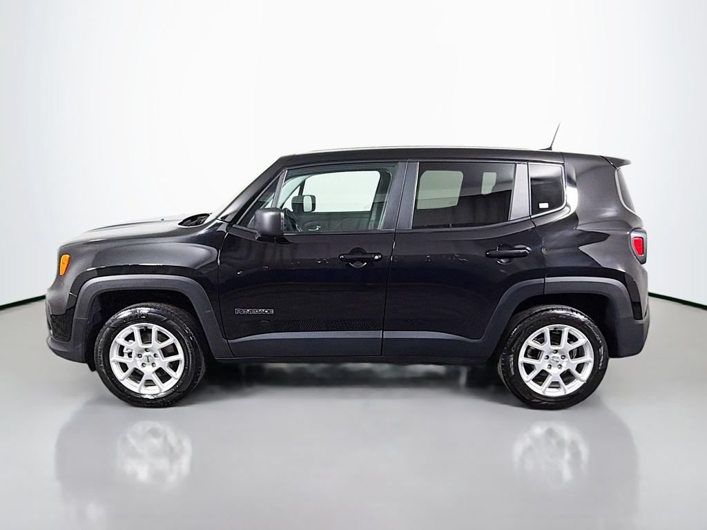 Used 2023 Jeep Renegade Latitude AWD/4WD image 4