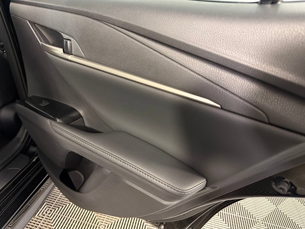 Used 2026 Toyota Camry XSE FWD image 28