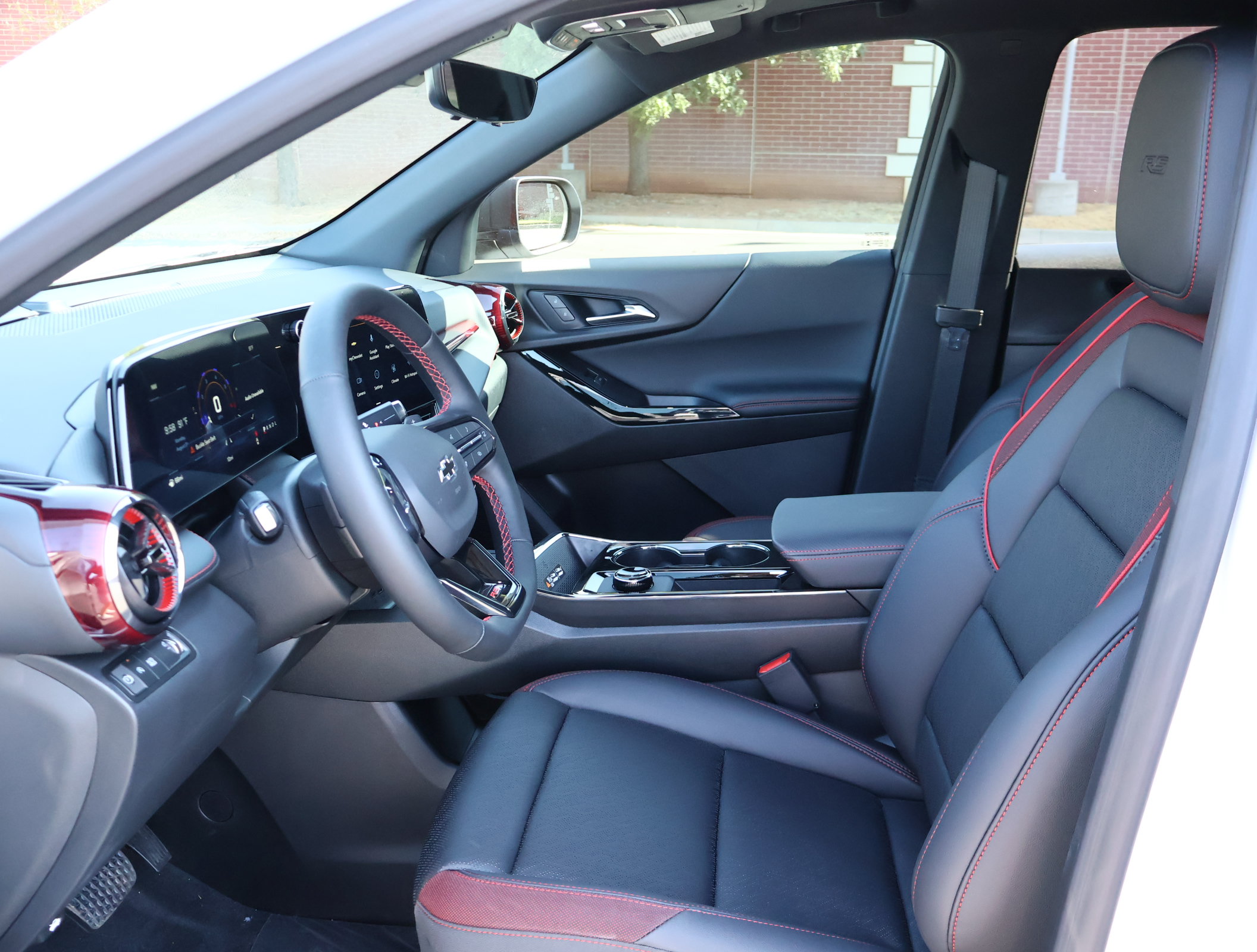 New 2027 Chevrolet Equinox RS w/ Safety and Technology Package FWD image 10