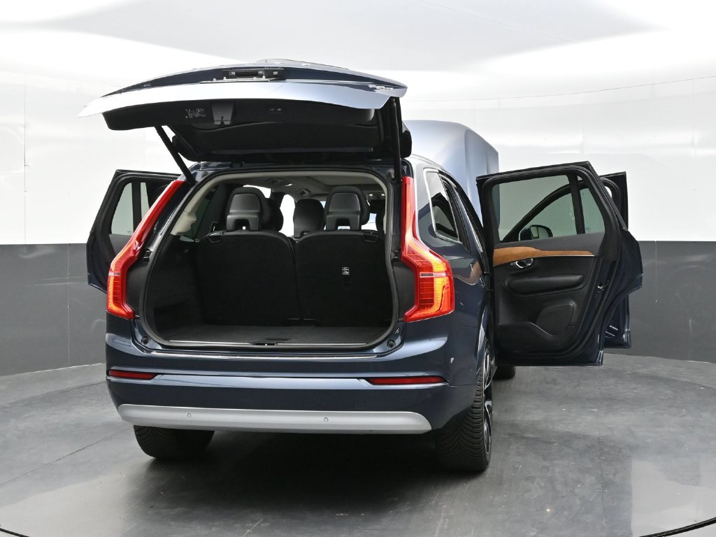 Used 2022 Volvo XC90 T6 Momentum w/ Advanced Package AWD/4WD image 44
