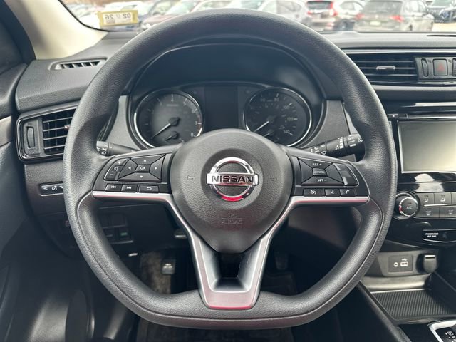 Used 2020 Nissan Rogue Sport S image 13