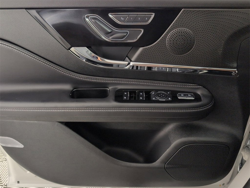 New 2026 Lincoln Corsair Premiere image 14